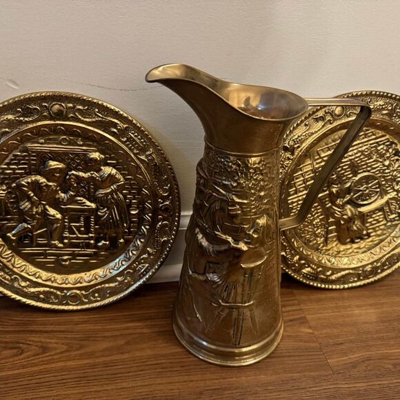 3 piece Brass pitcher set with 2 plates - Picture 2 of 9